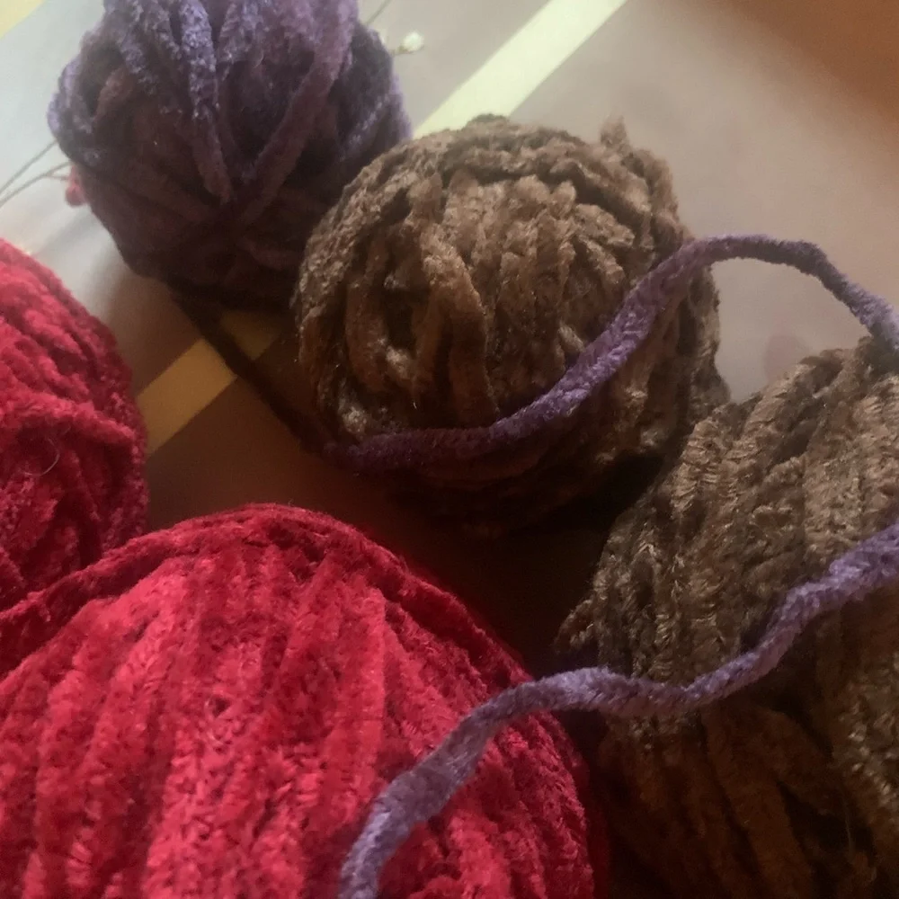 Assorted Chenille Yarn - Picture 7 of 9